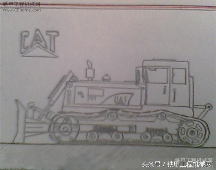 大学生酷爱画挖掘机作品让人震撼！