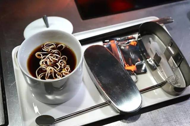 买一套1千元的玩具,500块1套玩具