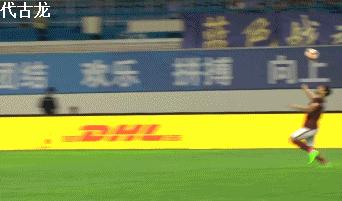 中超跑不死粗中带细,海豹式顶球大秀球技,本土球员谁会了?