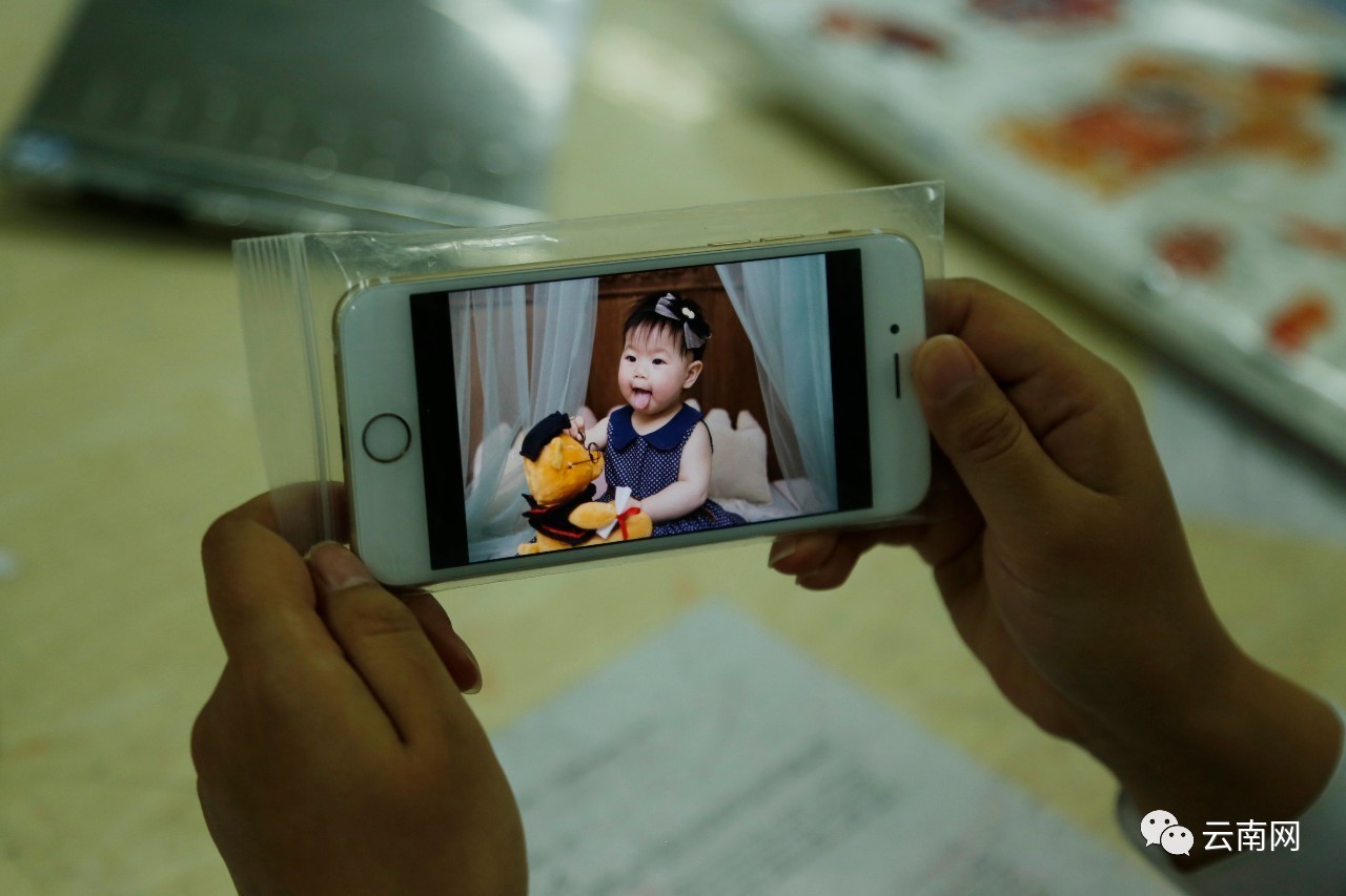 24小时都抱着手机,24小时不间断工作的人