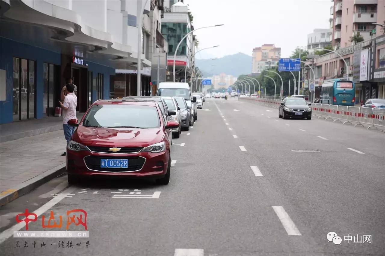 停车过夜12元24小时6元,停车过夜19个小时收费95元