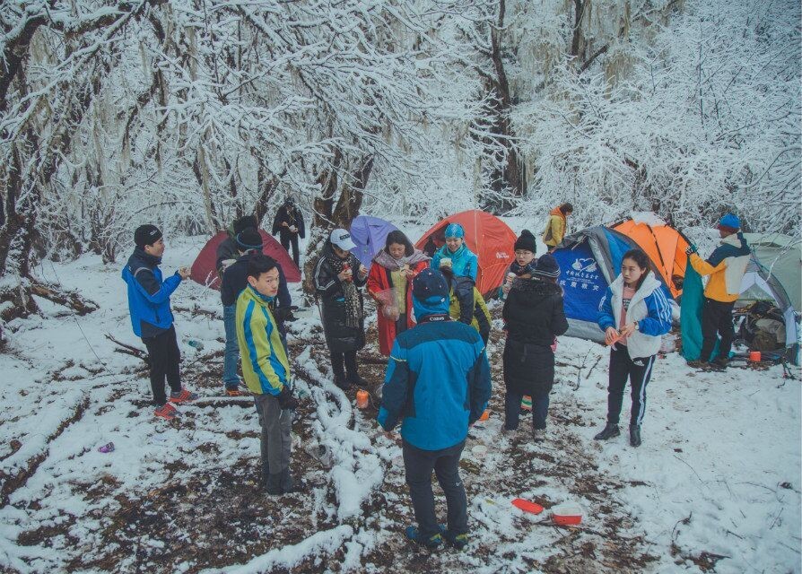 成体背包客带起包子重回甲尔猛措