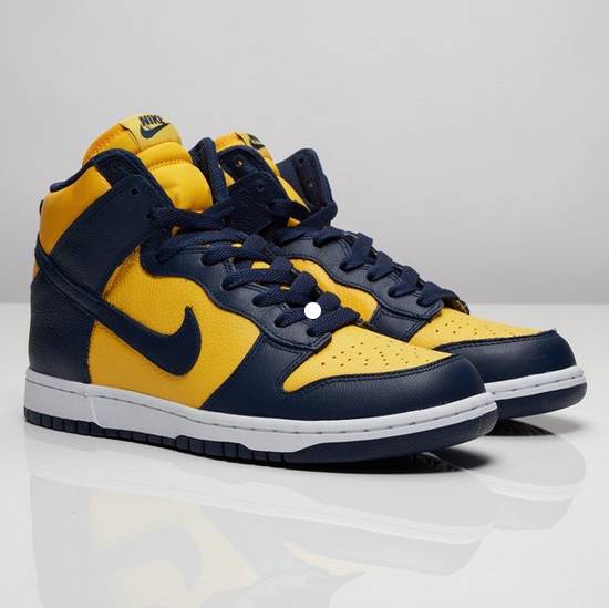 曾经这些鞋穿在脚下我没有珍惜,现在我跪着也找不回来了