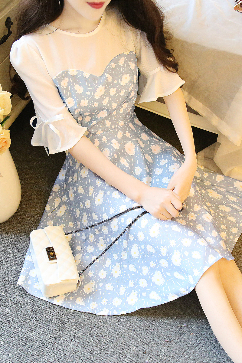 女士秋天连衣裙30-40岁,秋天必买的4款连衣裙时髦又好看