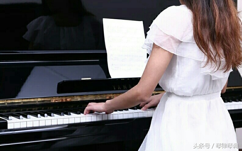 机械键盘重量怎么选,全配重键盘和钢琴的手感