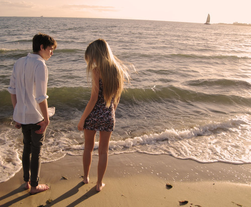 发小因为我和他女朋友分手了......所以我很“婊”吗？