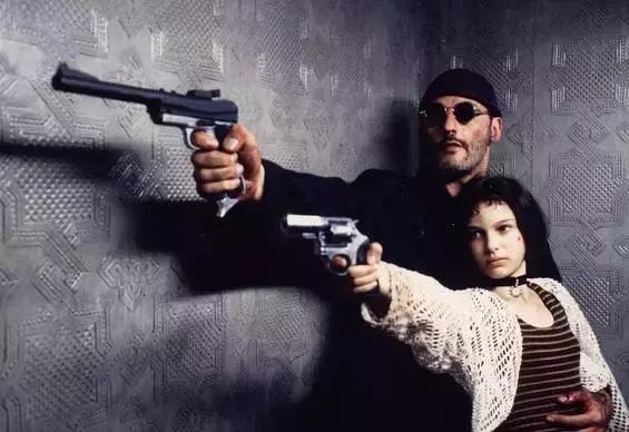 女明星把它宠上了天，一年四季走哪儿带它！