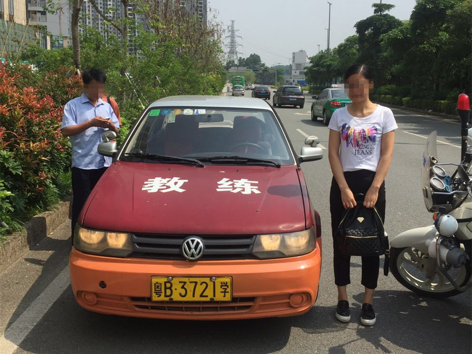 考驾照遇到的奇葩考官,在学车时遇到什么奇葩的人