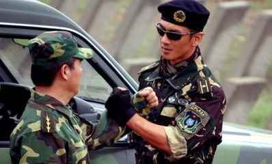 曾是刘欢保镖，流落街头没饭吃险自杀，北漂跑龙套今硬汉形象大火