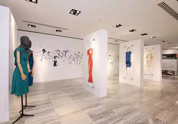 小服装店服装陈列的技巧,服装店铺陈列摆设技巧