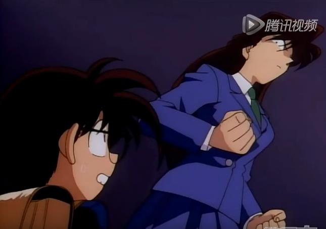 小兰第一次怀疑柯南是新一的集数,小兰总在柯南身上看到新一的身影