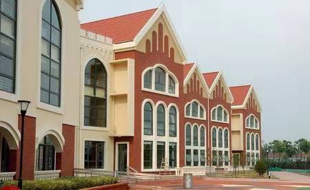 郭晶晶孩子的学费,郭晶晶儿子读的学校