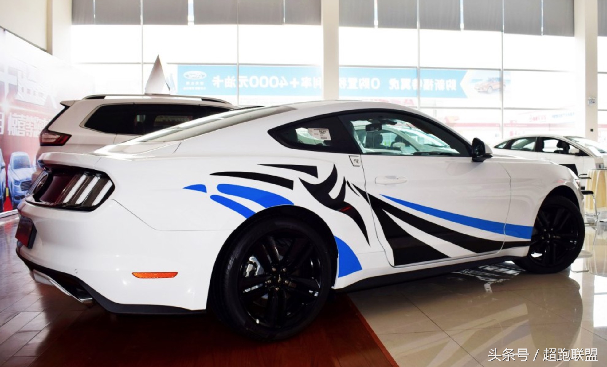 美式野马肌肉车几缸,新款2.3t福特野马