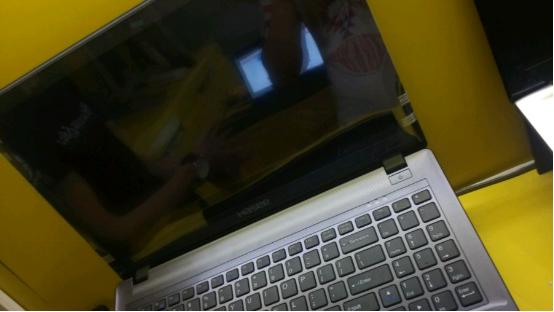 同学2000多买了台战神本玩LOL，竟然还自带固态硬盘