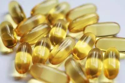 为什么画眼线反而觉得眼睛更小,怎么画眼线好看又显眼睛大