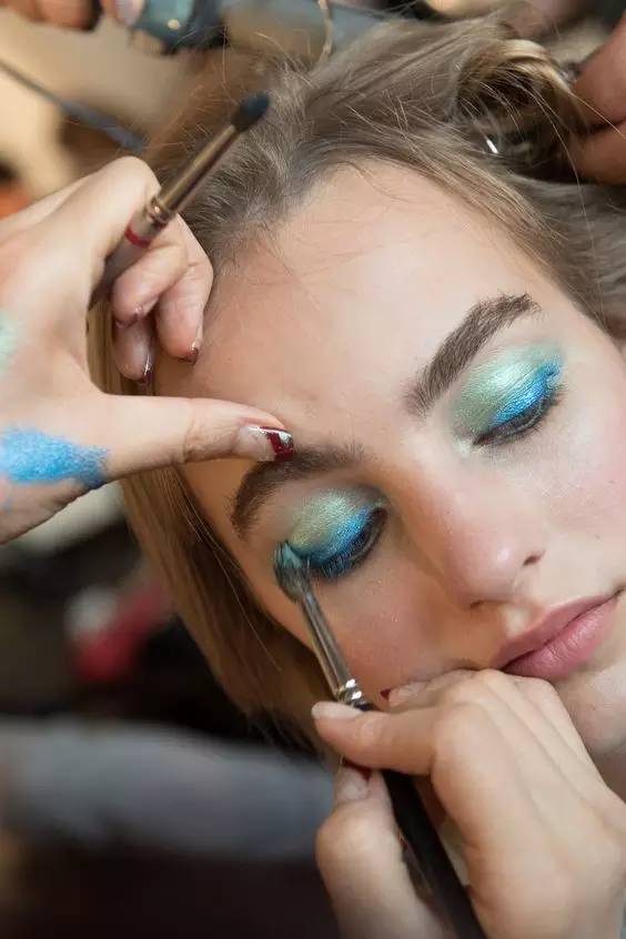 睫毛刷推荐不结块,睫毛刷用哪种刷头好