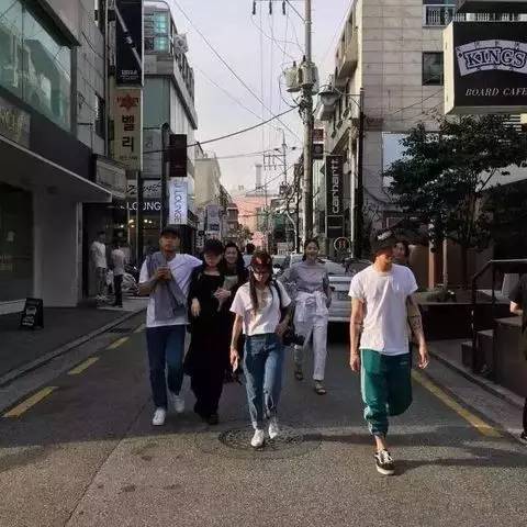 只要心中有海哪里都可以踏浪,只要心中有跑道在哪都能跑