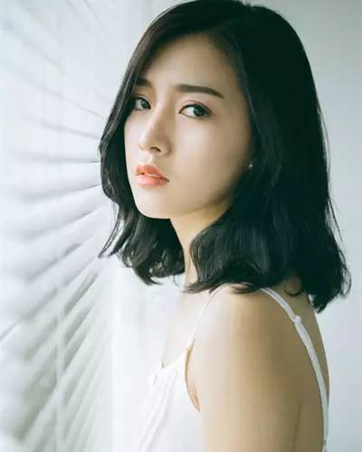 发际线低的女生适合什么发型,45岁女人发际线低适合什么发型