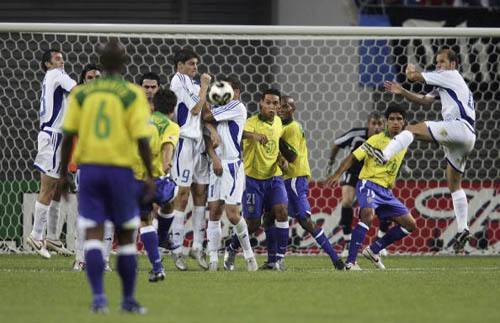 史上不可思议的任意球,史上最诡异的任意球