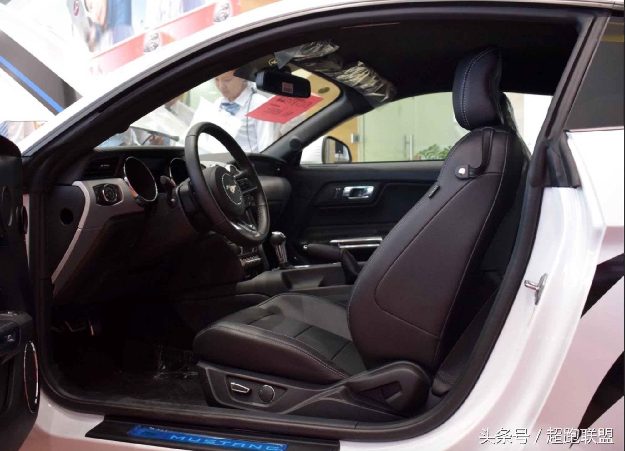 美式野马肌肉车几缸,新款2.3t福特野马