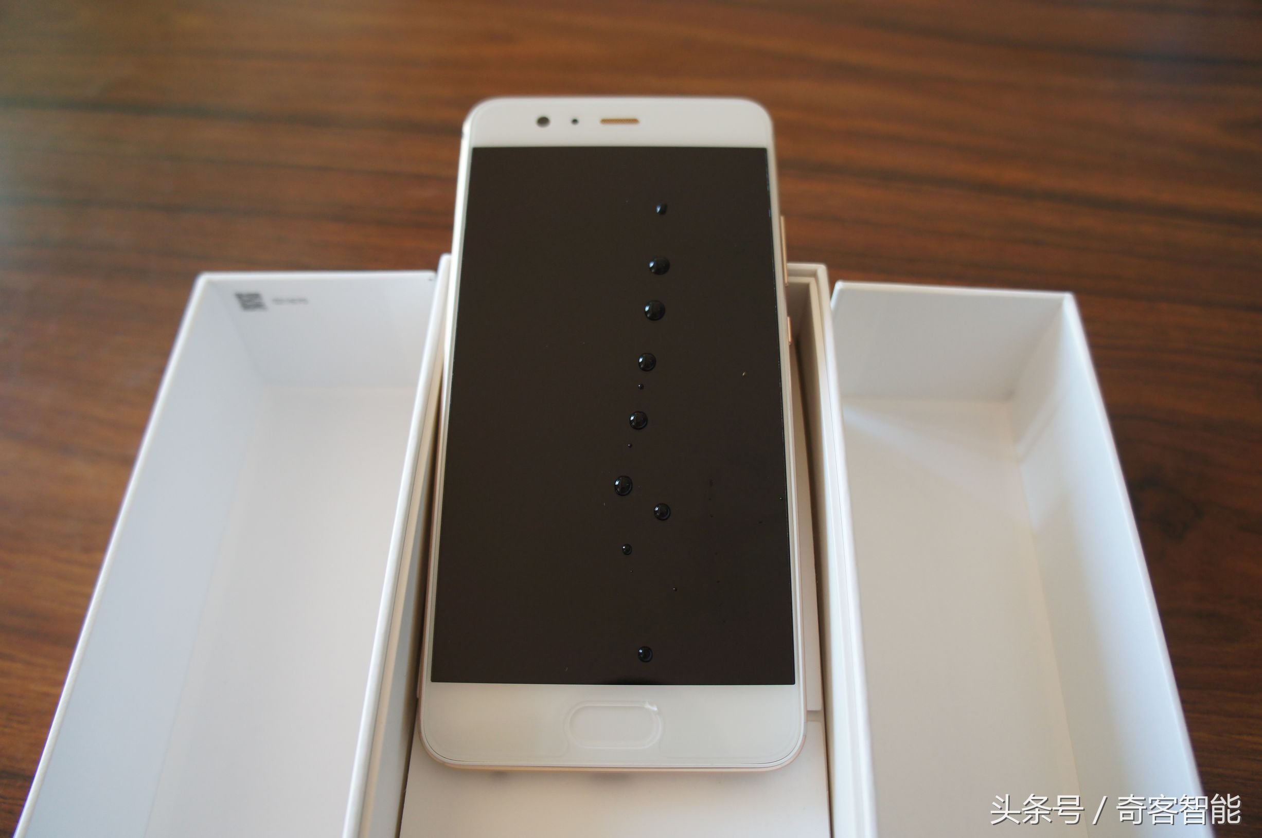 华为p10plus钻雕金,华为p10plus现在还值得买