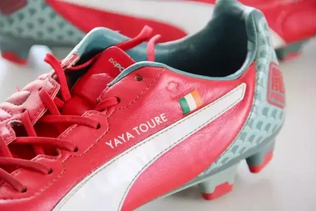 亚亚图雷打什么位置,亚亚图雷表演