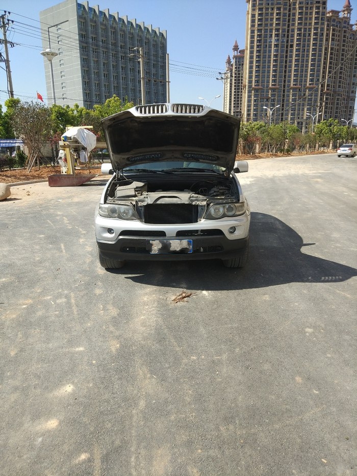 买宝马x53.0t真实油耗多少,x5宝马2021款2.0和3.0油耗