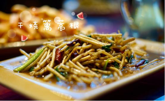 昆明美食蜂蜜辣子鸡,昆明辣子鸡尖椒鸡