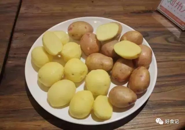 土豆和鸡一家亲，突然插了个杠子馍，这情况可就复杂了……