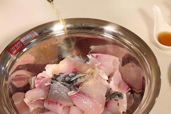 鱼肉怎么做不腥不老口感滑嫩？记住6个诀窍，放心吃！