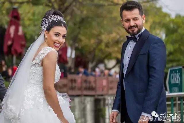 土耳其人一个月多少工资,土耳其人一天在干什么