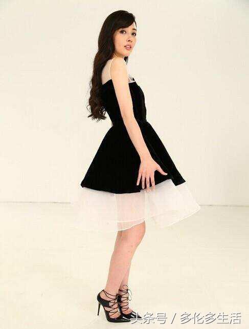 初夏连衣裙文艺范 (气质连衣裙让你从夏美到秋)