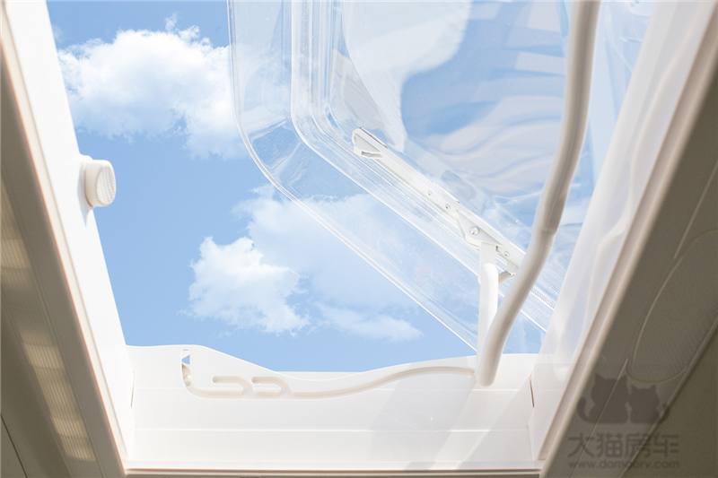 奔驰房车斯宾特豪华大空间,奔驰豪华房车零下50度旅行