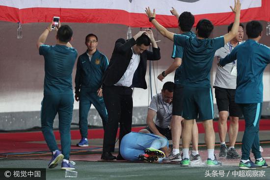 R马竖中指有图为证中国足协认定证据不足仅因未握手停赛1场