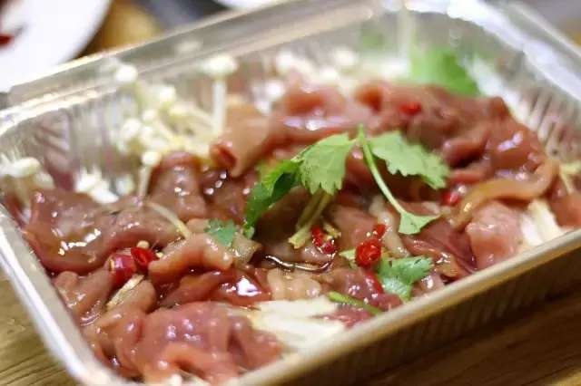 大连看球的烧烤店联胜街,大连足球迷玩的地方