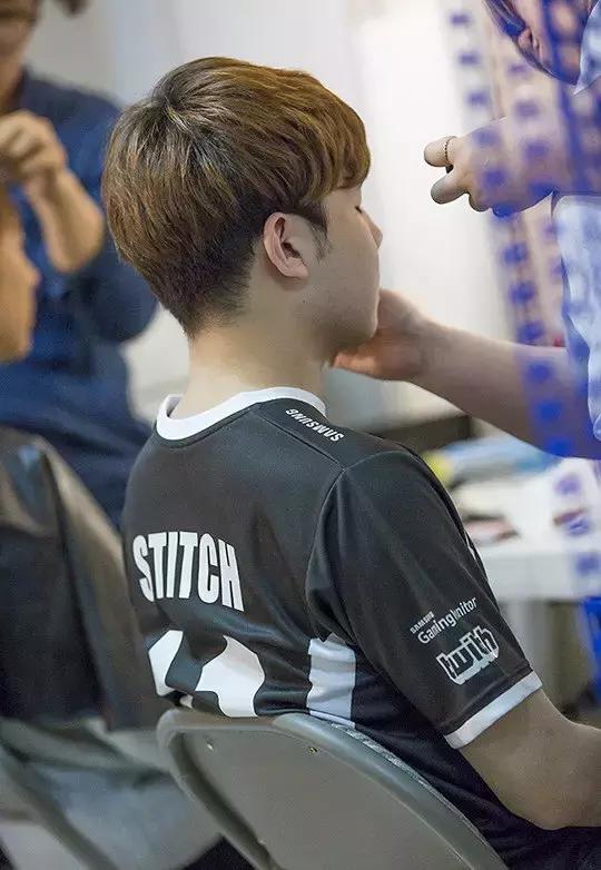 韩国版棒球服街拍,韩国lck夏季赛