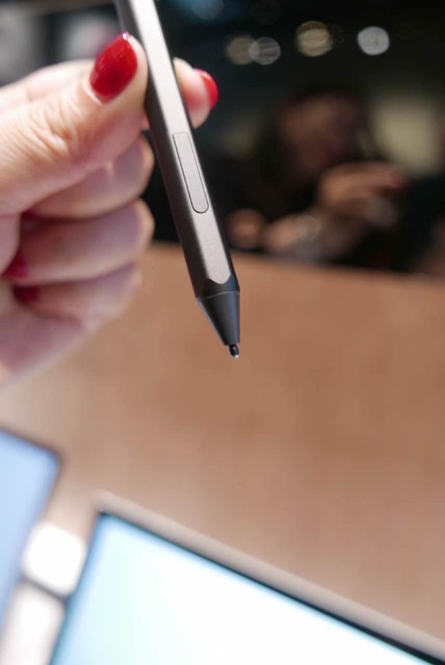 微软surfacepro4抖屏,微软surfacepro8拆机