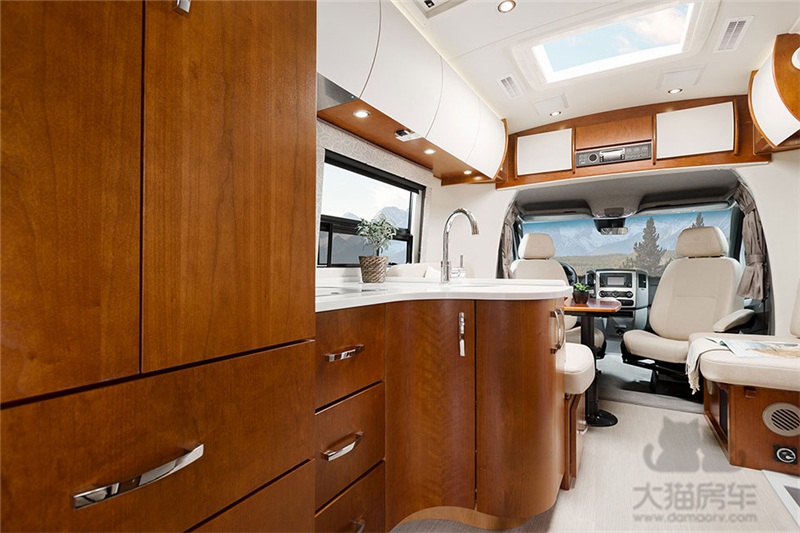 奔驰房车斯宾特豪华大空间,奔驰豪华房车零下50度旅行