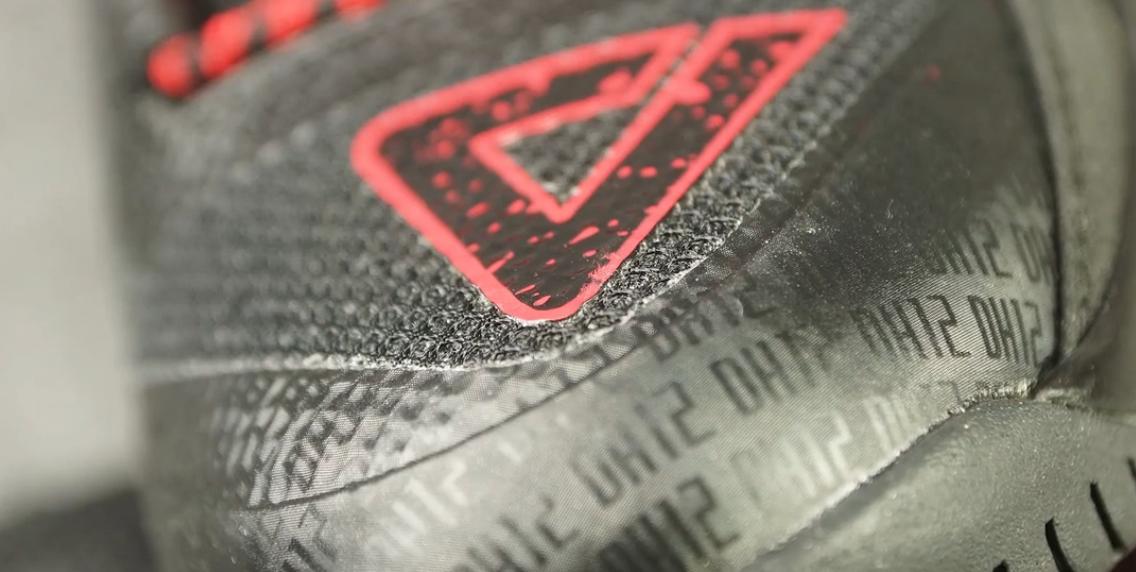 联盟第一蓝领中锋,霍华德2009扣篮大赛战靴