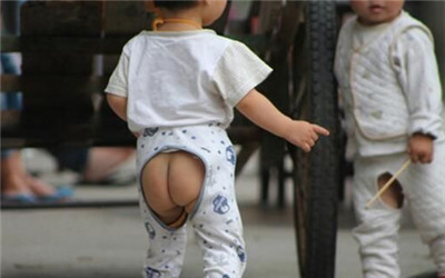 宝宝旧衣物危害,儿童便宜衣物的危害