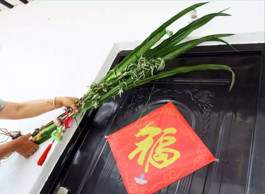 宝妈喝艾叶水的功效,端午艾叶熬水洗澡的好处