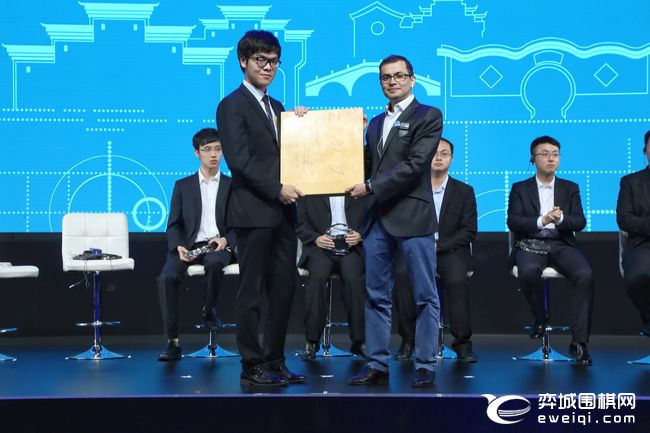 柯洁最强的一战回放,柯洁对局复盘讲解