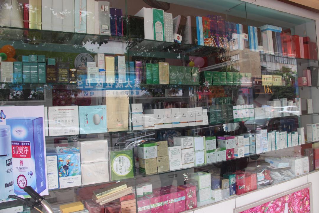 达摩和《跑男》都来了，可化妆品门店为何“一地鸡毛”？