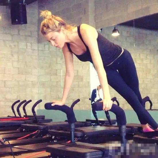 碎片时间用来王者打野?为了美和健康,当然还是碎片普拉提