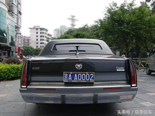 等红灯偶遇哈雷883,等红灯遇见军车