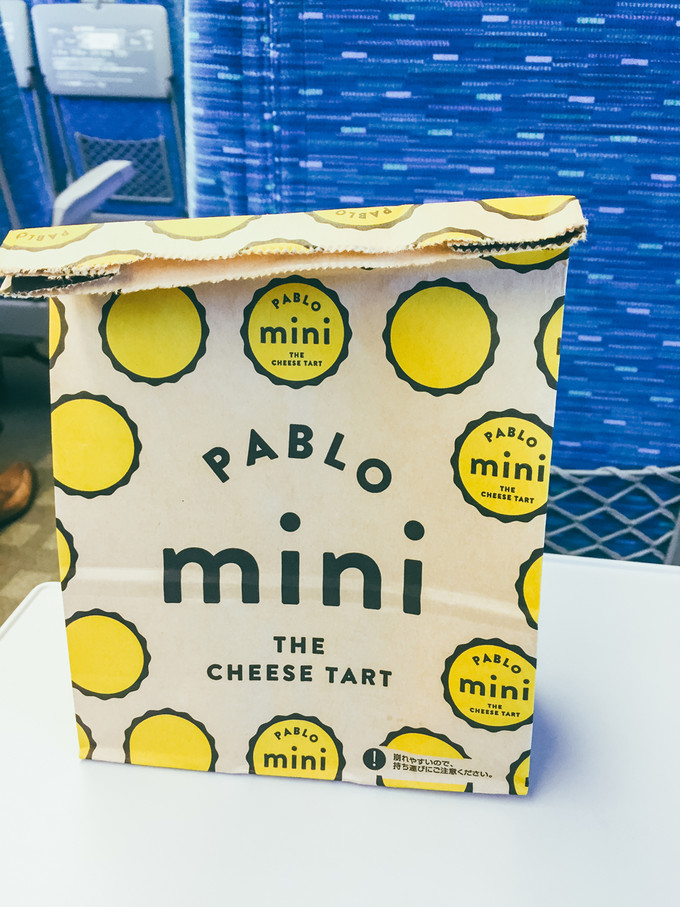 紫藤花开的季节去看锦鲤成了精，据说转发会有好运