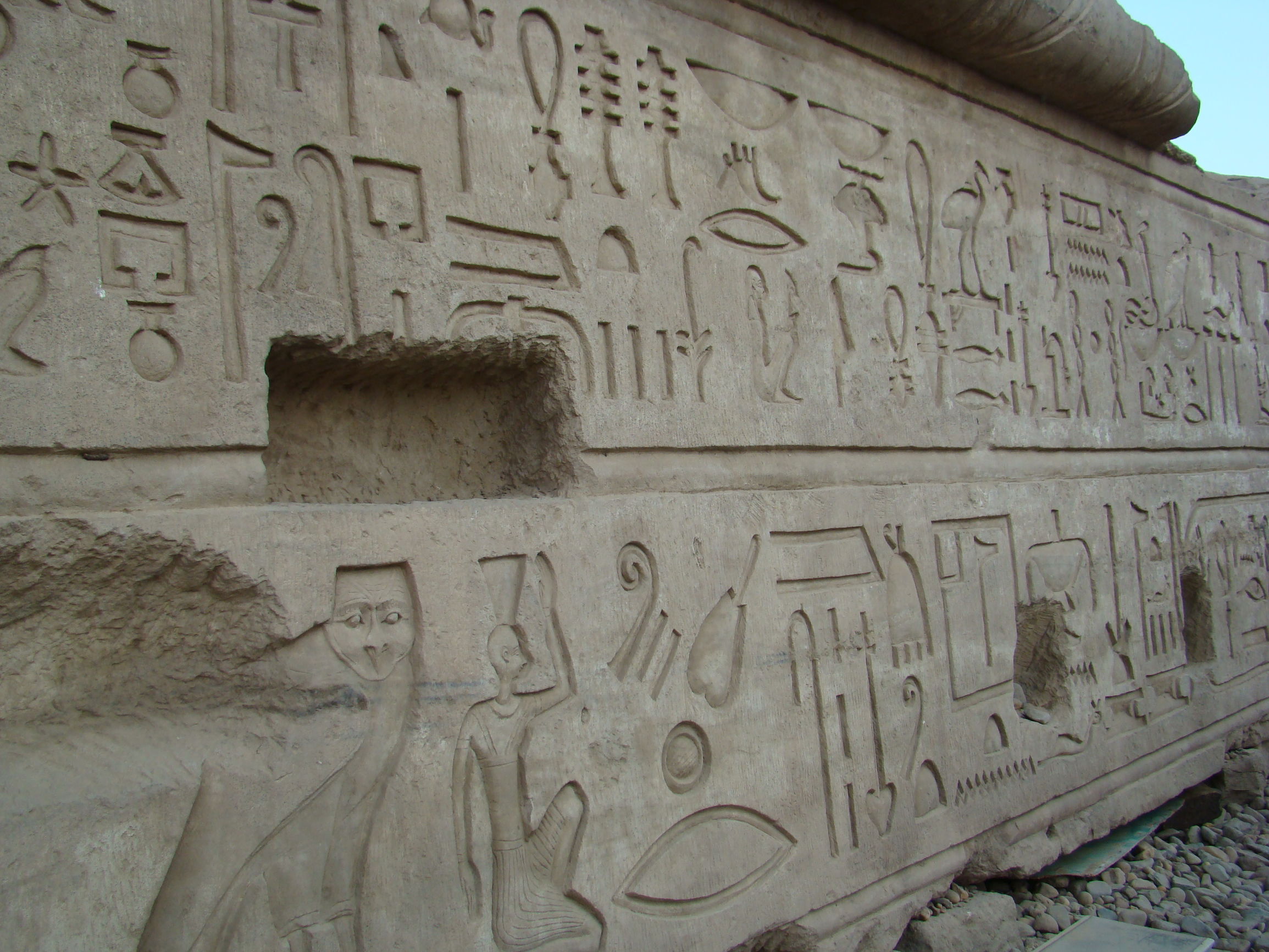 埃及三大著名的金字塔,埃及金字塔探秘纪录片