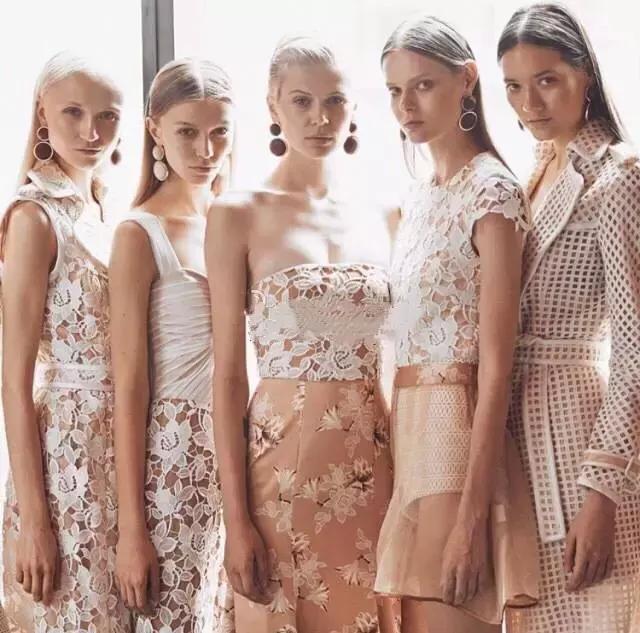 今夏流行裙子,今夏流行这3种裙子搭配