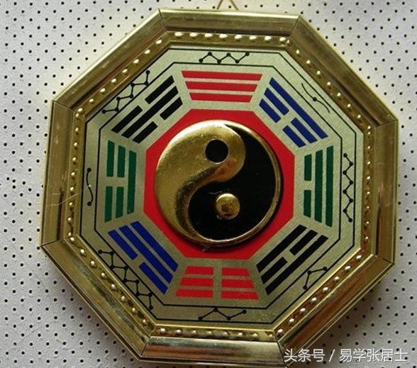 镇宅的八卦镜怎么摆放好,八卦镜是怎么摆放在门上