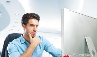 颈椎病引起背痛，电脑一族要调好“位置”